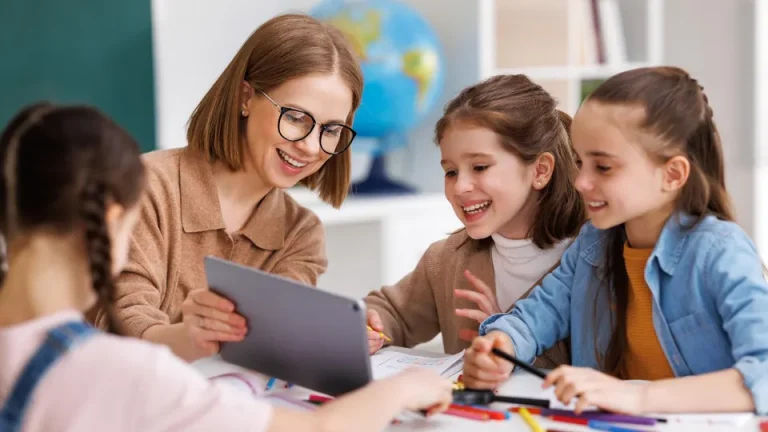 Mẹo dùng ai cho Giáo Viên: Hướng dẫn thực tiễn và  hiệu quả